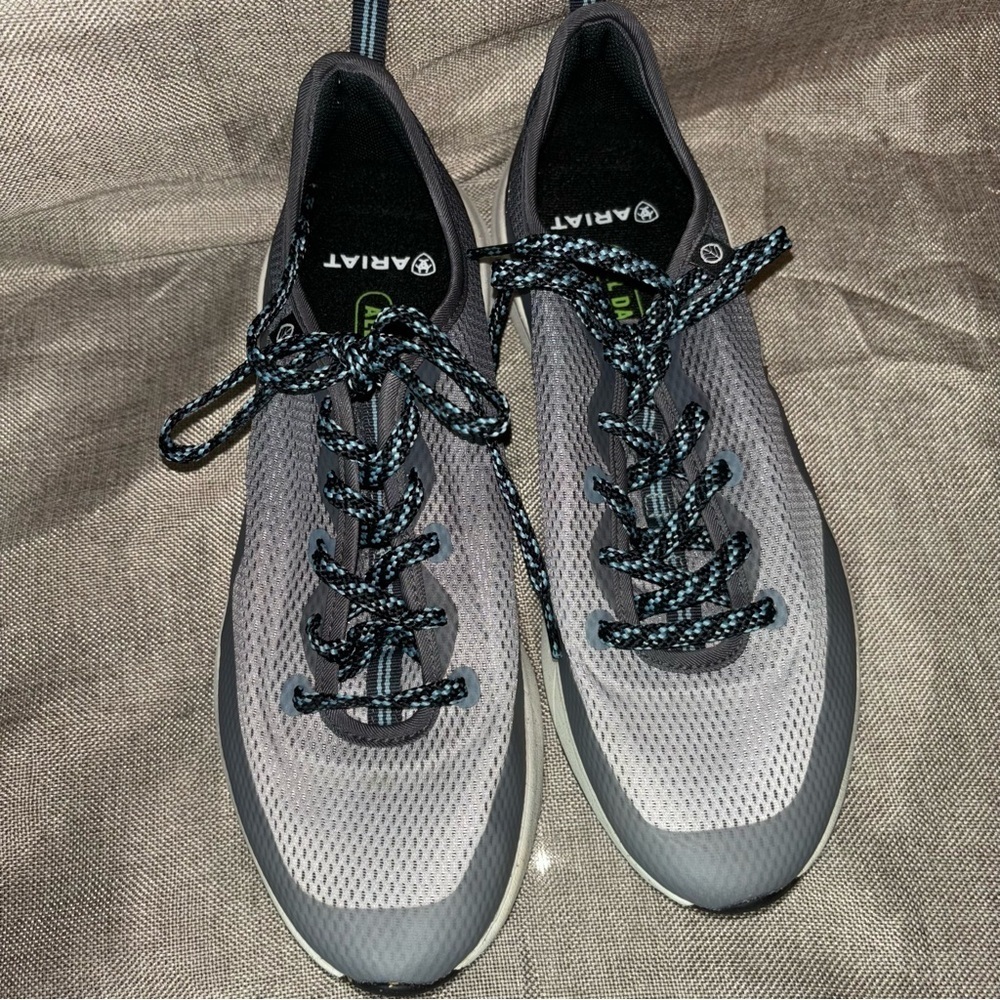 ARIAT Women’s Shiftrunner Sneaker Size 8.5